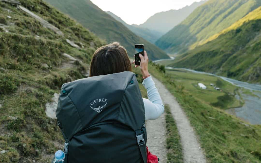 Digital Detox: Downsizing Your Digital Life to Create Freedom + Reboot Your Lifestyle Business with Corbett Barr