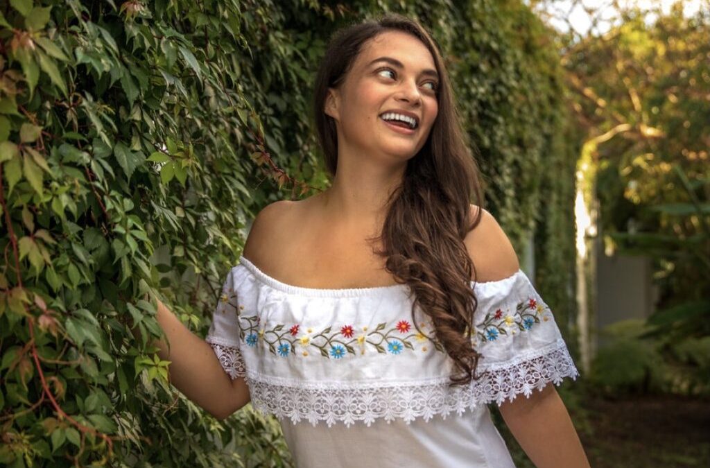 An Unconventional Approach to Challenges, Maximizing Travel With a Full-Time Job, Advice on Publishing, Creating Solo Travel Magic With Jen Ruiz