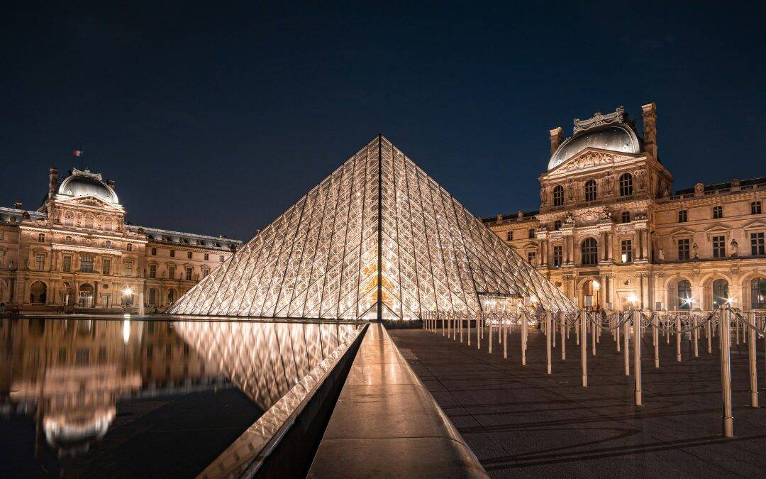 Beyond the Mona Lisa: Exploring the Louvre Museum + How to Visit Without the Overwhelm with Elaine Sciolino
